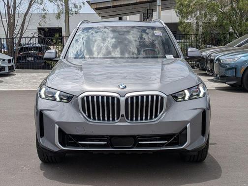 Gray Metallic 2026 BMW X5 xDrive40i