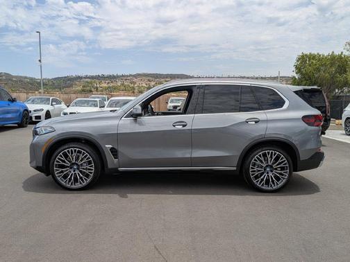 Gray Metallic 2026 BMW X5 xDrive40i