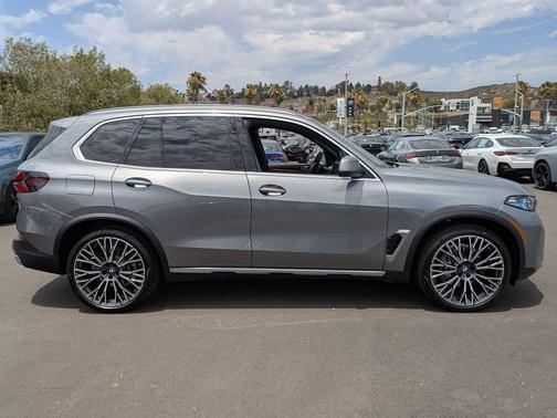 Gray Metallic 2026 BMW X5 xDrive40i