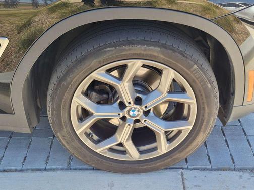 Jet Black 2024 BMW X4 xDrive30i