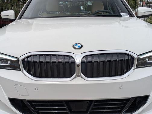 Alpine White 2026 BMW 330 i NA