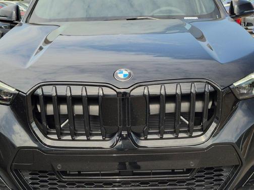 Black Sapphire Metallic 2026 BMW X1 xDrive28i