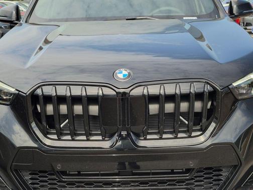 Black Sapphire Metallic 2026 BMW X1 xDrive28i