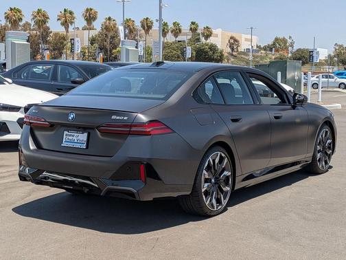 Deep Gray 2027 BMW 550e 550E XDRIVE