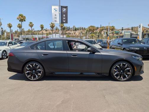 Deep Gray 2027 BMW 550e 550E XDRIVE