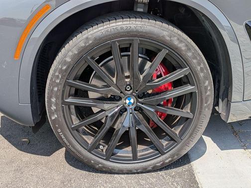 Gray Metallic 2025 BMW X5 sDrive40i
