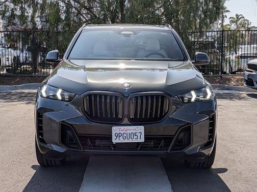 Gray Metallic 2025 BMW X5 sDrive40i