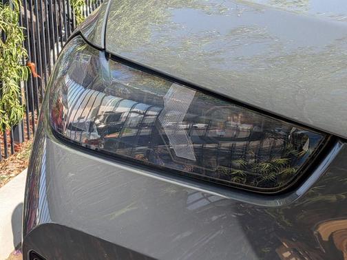Gray Metallic 2025 BMW X5 sDrive40i