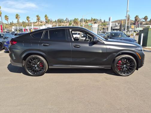 Black 2027 BMW X6 M60i