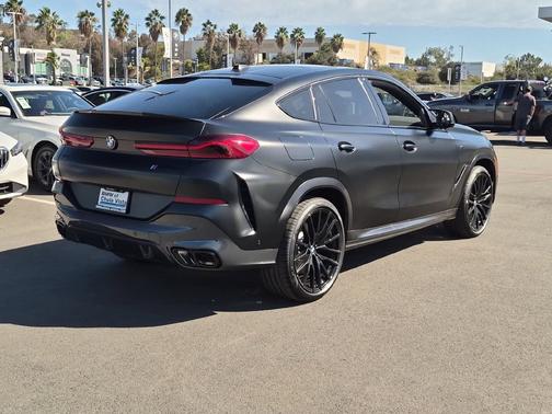 Black 2027 BMW X6 M60i