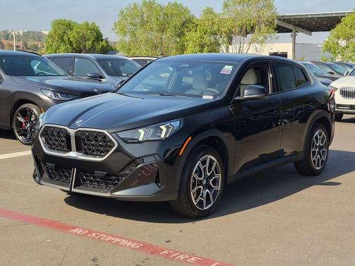 Black Sapphire Metallic 2026 BMW X2 xDrive28i