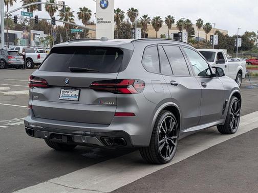 Pure 2026 BMW X5 M60i