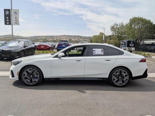 Alpine White 2026 BMW 530 i