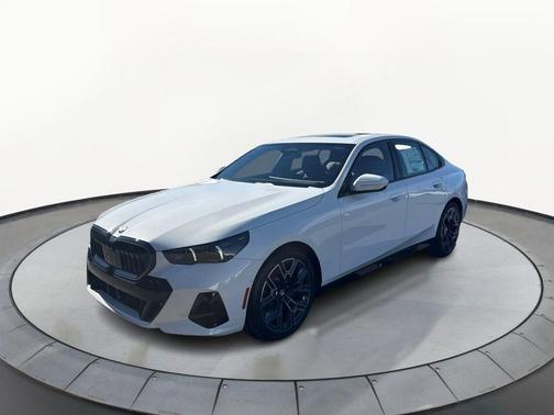 Alpine White 2026 BMW 530 i