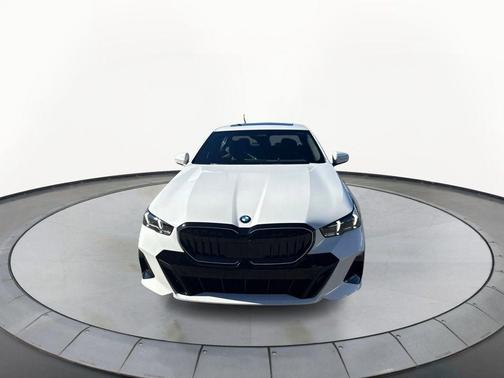 Alpine White 2026 BMW 530 i