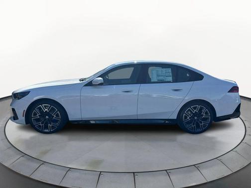 Alpine White 2026 BMW 530 i