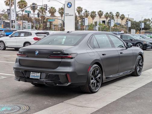 Gray 2026 BMW i7 EDrive50
