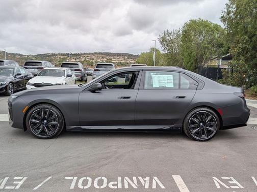 Gray 2026 BMW i7 EDrive50