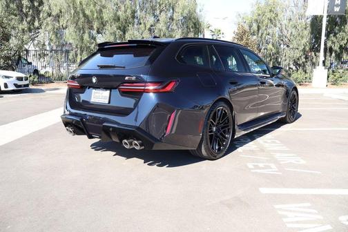 Carbon Black Metallic 2026 BMW M5 Base