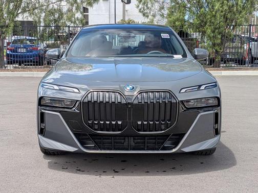 Gray Metallic 2026 BMW i7 EDrive50