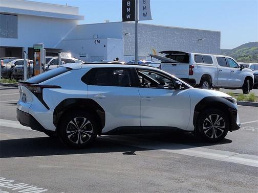 2024 Toyota bZ4X XLE