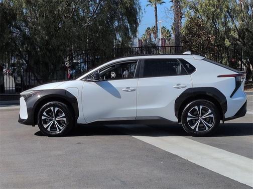 2024 Toyota bZ4X XLE