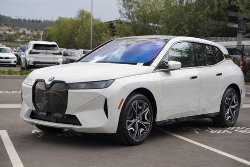 2026 BMW iX xDrive60