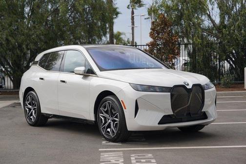 2026 BMW iX xDrive60