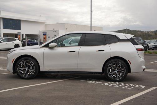 2026 BMW iX xDrive60