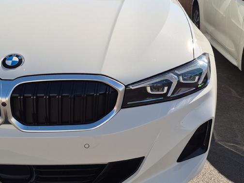Alpine White 2025 BMW 330 i