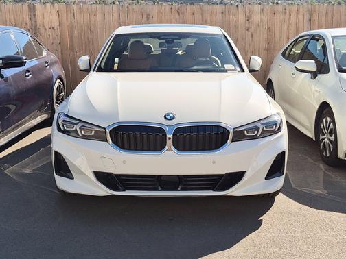 Alpine White 2025 BMW 330 i