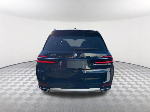 Tanzanite Blue II Metallic 2026 BMW X7 xDrive40i
