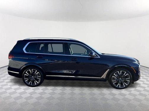Tanzanite Blue II Metallic 2026 BMW X7 xDrive40i