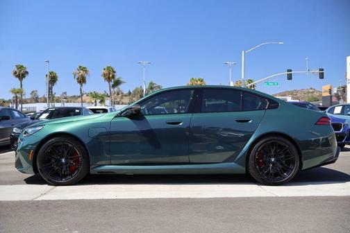 Special 2027 BMW M5 Base