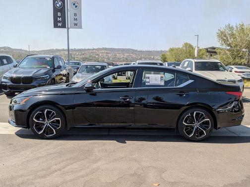 Black 2023 Nissan Altima 2.5 SR