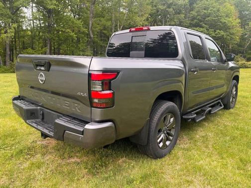 Gun Metallic 2025 Nissan Frontier SV