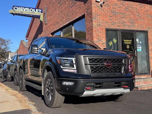 2024 Nissan Titan PRO-4X