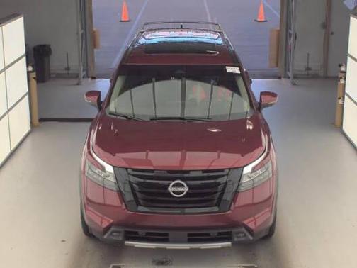 2025 Nissan Pathfinder SL 4WD