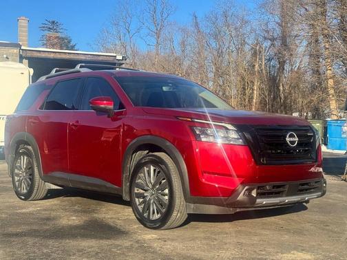 2025 Nissan Pathfinder SL 4WD
