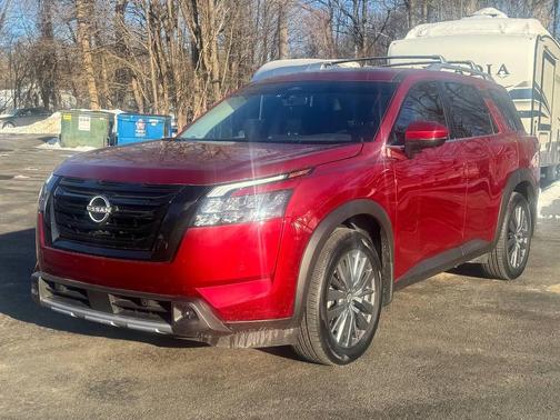 2025 Nissan Pathfinder SL 4WD