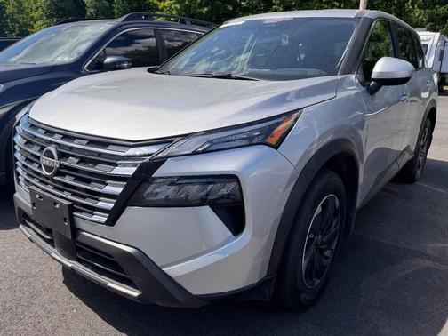 Brilliant Silver Metallic 2025 Nissan Rogue SV