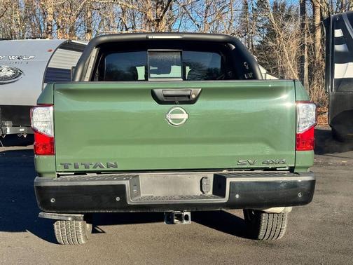 2024 Nissan Titan SV
