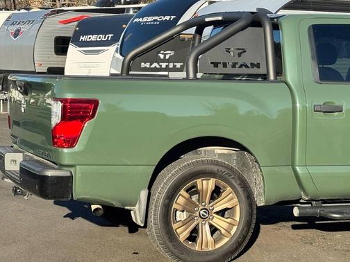 2024 Nissan Titan SV