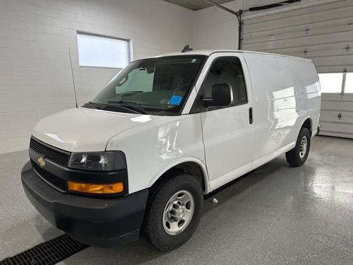 Summit White 2021 Chevrolet Express 2500 LT