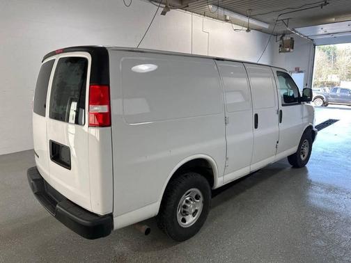 Summit White 2021 Chevrolet Express 2500 LT