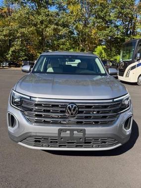 2024 Volkswagen Atlas 2.0T SE w/Technology 4MOTION