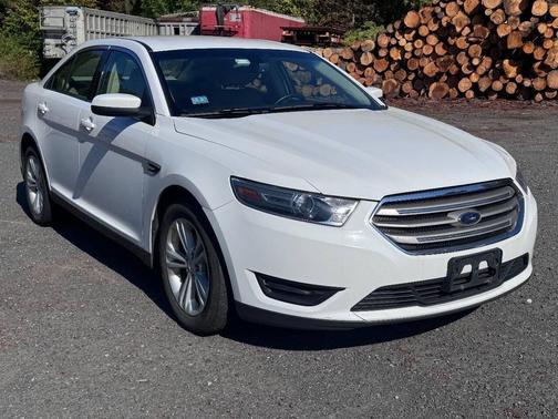 2017 Ford Taurus SEL