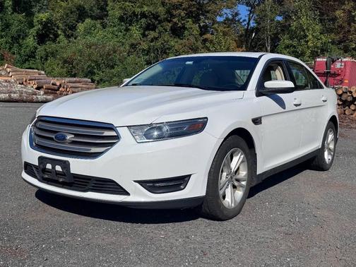 2017 Ford Taurus SEL