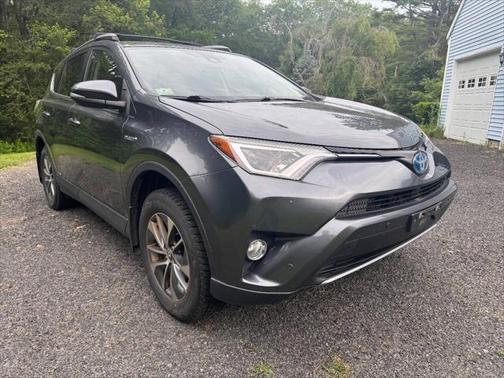 2017 Toyota RAV4 Hybrid XLE