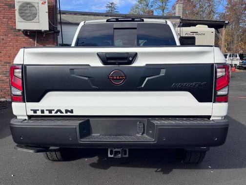 2024 Nissan Titan PRO-4X